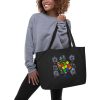 Magic Cube Tote Large in action